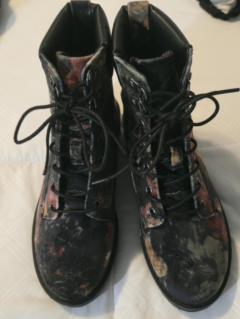 MIA Prepster-V Floral Combat Boots Women’s 6M Black Lace